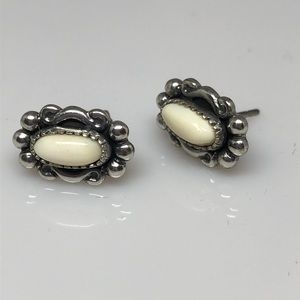 Vintage Navajo Sterling earrings Cream stones CUTE